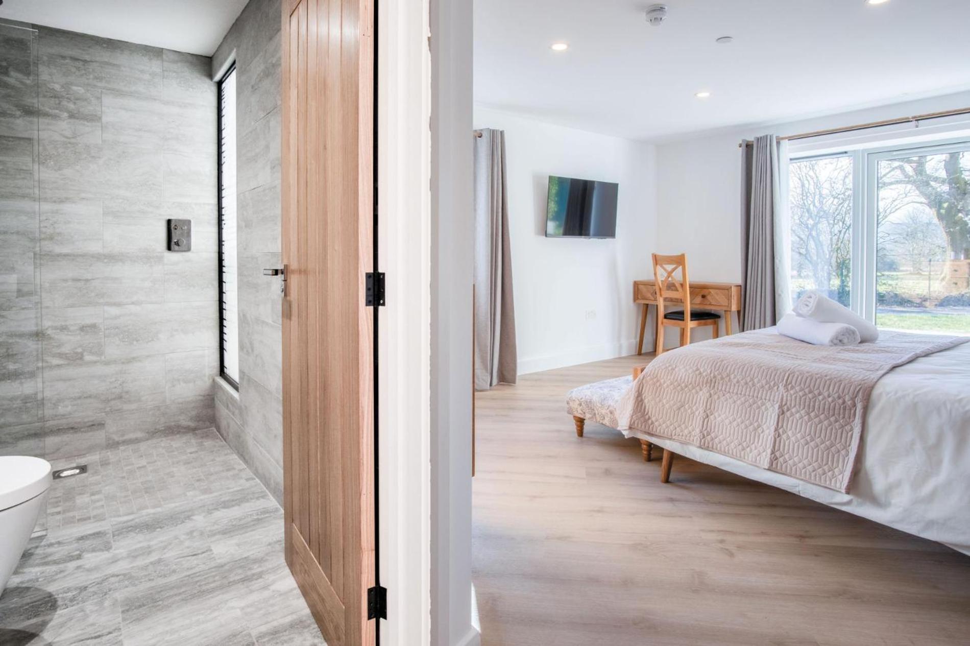 Suite 9 - Sleeping Giant Hotel - Pen Y Cae Inn 布雷肯 外观 照片