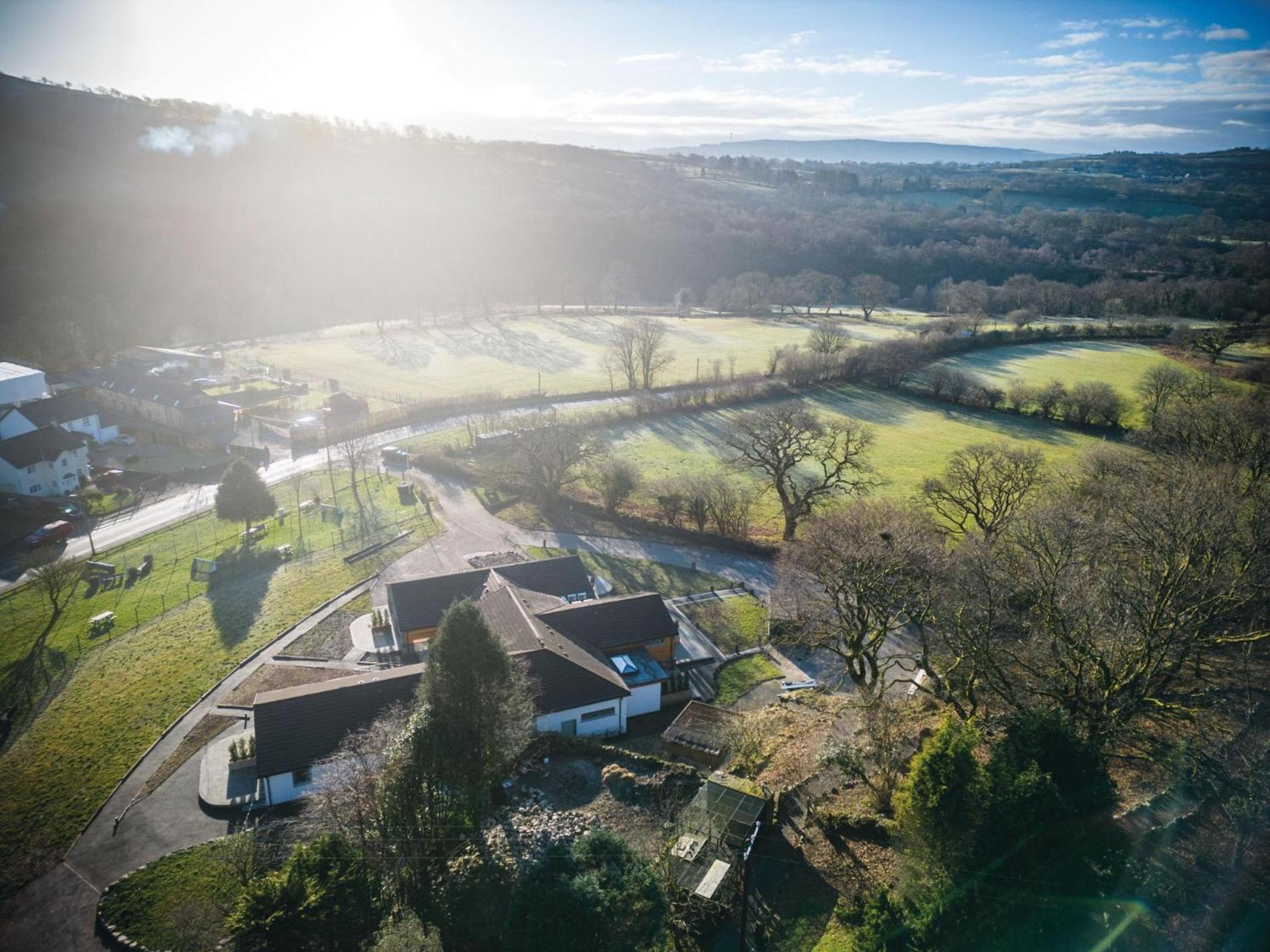 Suite 9 - Sleeping Giant Hotel - Pen Y Cae Inn 布雷肯 外观 照片